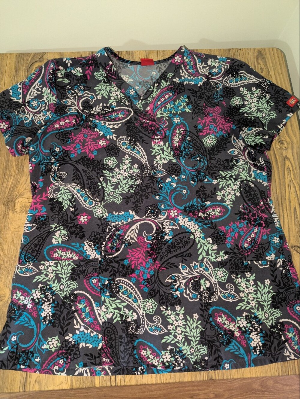Womens XL Floral Paisley V-Neck Scrub Top Black Multi Color Comfortable Soft